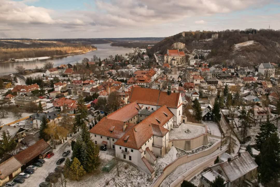 Co można zwiedzić w Kazimierzu Dolnym? Odkryj ukryte skarby miasta