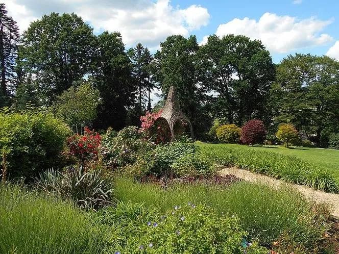 Kiedy jechać do arboretum wojsławice, by nie przegapić kwitnienia?