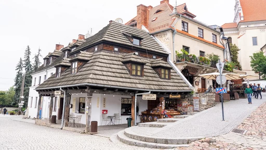 Co można zwiedzić w Kazimierzu Dolnym? Odkryj ukryte skarby miasta